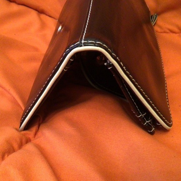 Kenneth Cole Reaction Black Leather Wallet - Picture 3 of 9